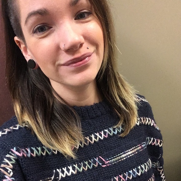 Meet your Posher, Stephenie - Picture 2 of 5